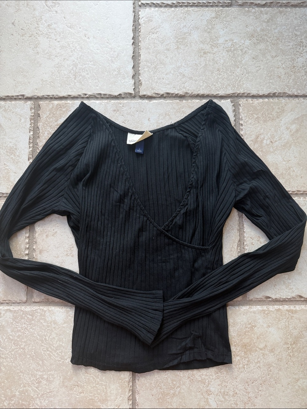 Universal Thread Black Ribbed V-Neck Long Sleeve Sweater